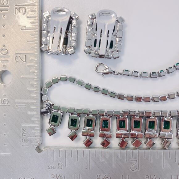 Emerald Green Rhinestone Necklace & Clip Earrings Set Mid Century Revival Parure - Picture 11 of 14